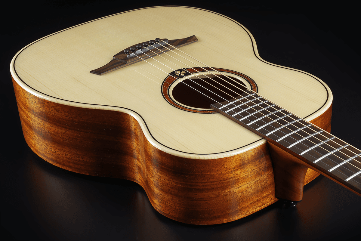 Travel guitar, solid Engelmann spruce top