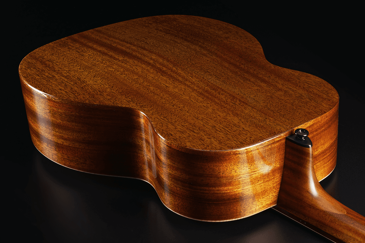 Travel guitar, solid Engelmann spruce top