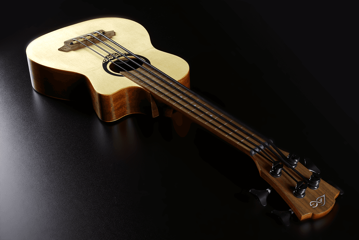 Tiki Uku Mini Bass cutaway electro