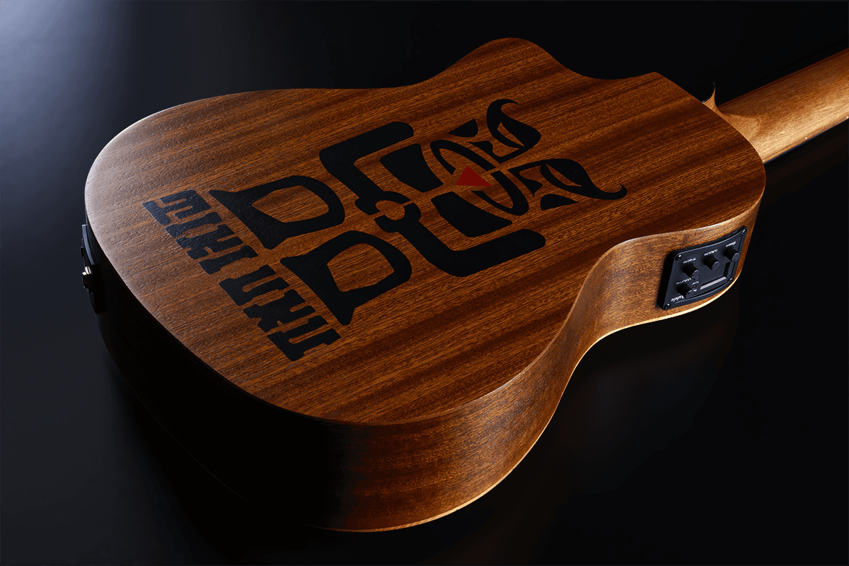 Tiki Bass Fretless Cutaway Electro